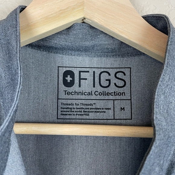Figs Technical Collection Scrub Top in Graphite - Picture 6 of 7